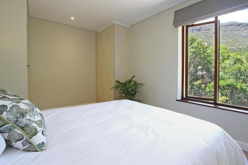 To Let 5 Bedroom Property for Rent in Hout Bay Western Cape